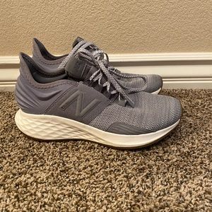 Women’s New Balance Roav running shoes. Sz 8.5